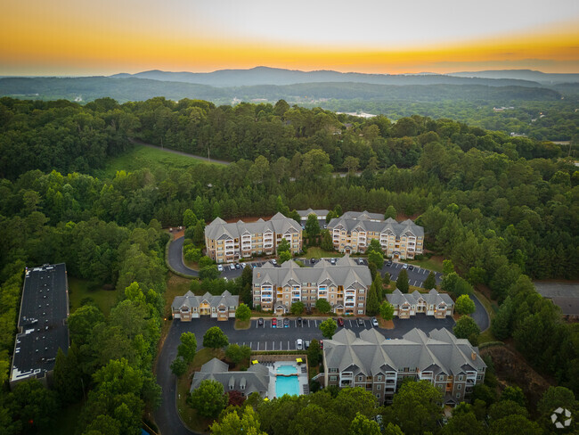 Building Photo - Eastland Court Apartment Homes