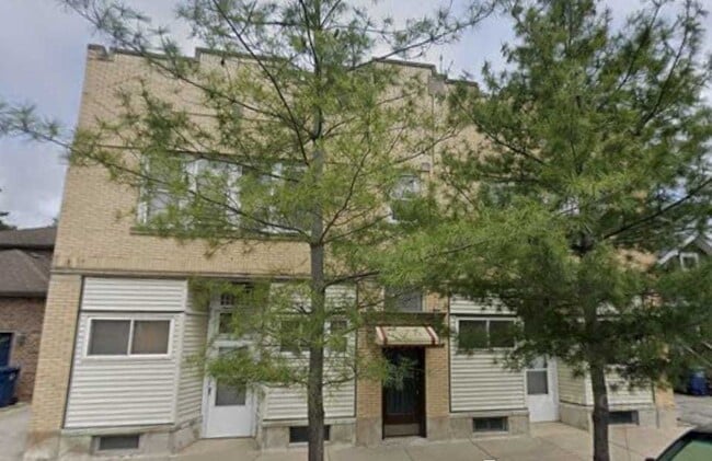 Building Photo - 1014 E Prairie Ave