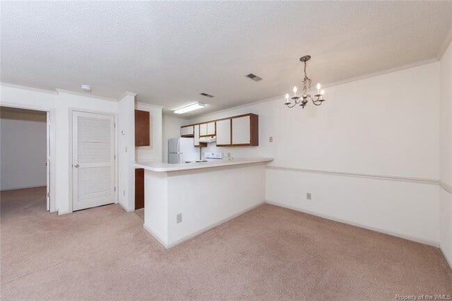 Photo - 105K Stratford Dr