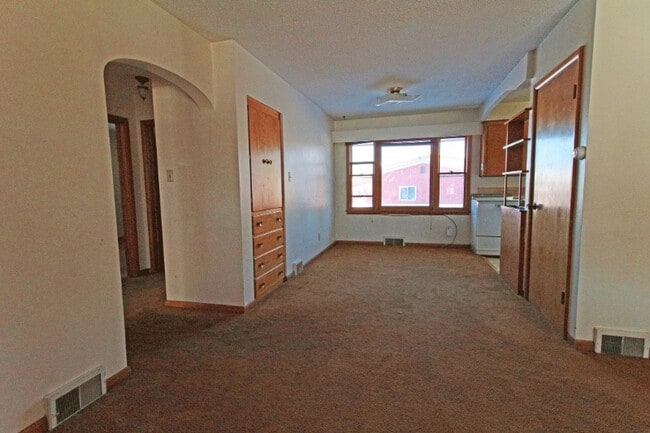 Photo - 1601 W College St