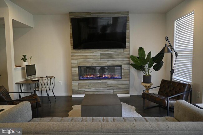 Photo - 2527 Emerald Branch Dr