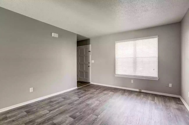 Photo - Country Oaks