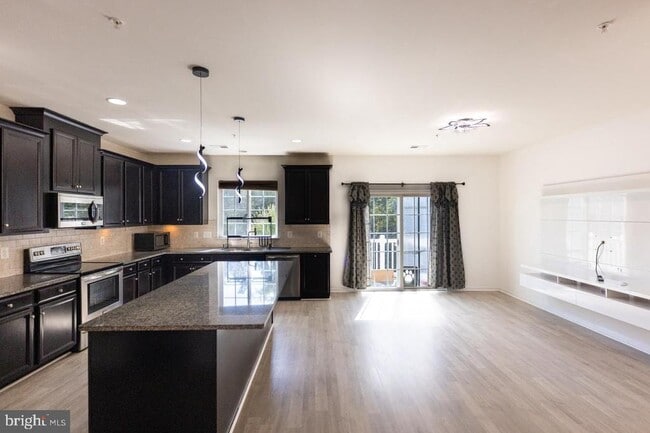 Building Photo - 14766 Malloy Ct
