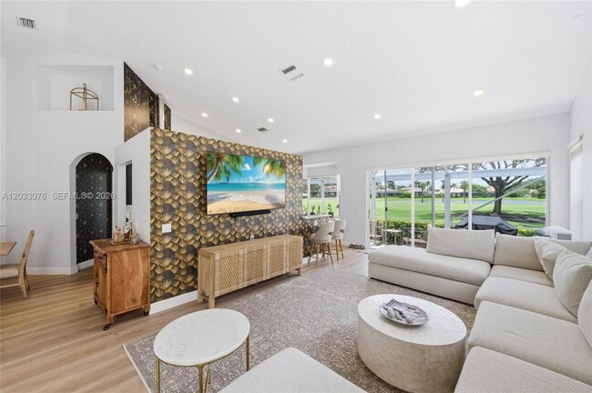 Building Photo - 8141 Sandpiper Way