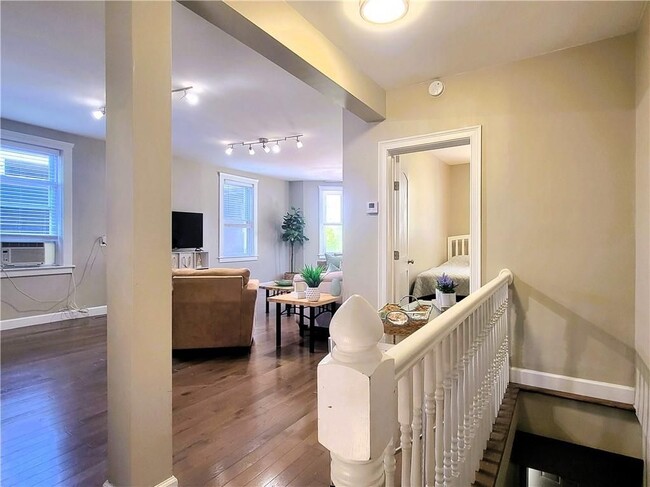 Photo - 3 Bull St Unit 2