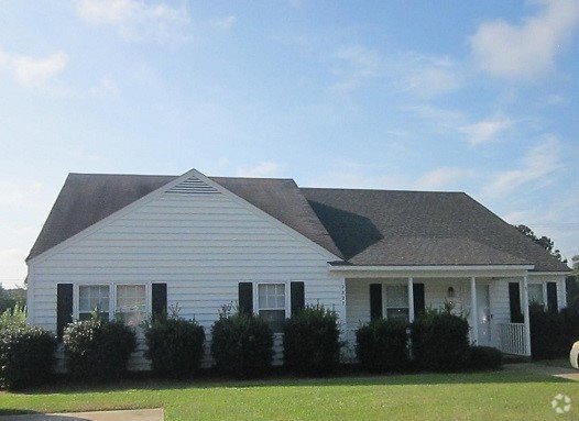 Building Photo - 2827 Daisy Ln N Rental