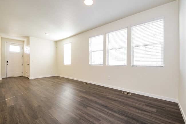13484 Oneida Ln