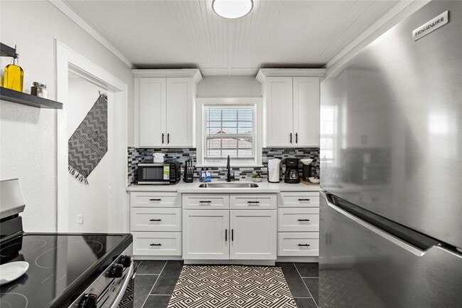 Photo - 3624 Avenue S 1/2