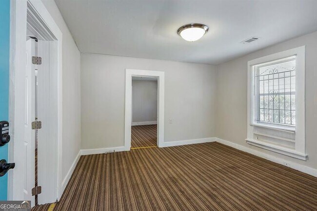 Photo - 184 Dahlia Ave NW