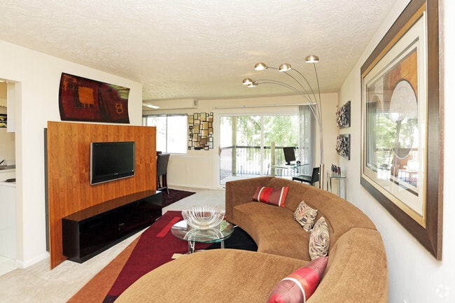 Living Room - Cambridge Apartments