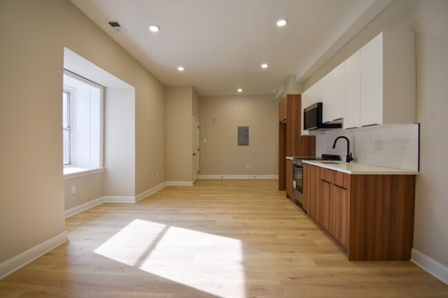 Photo - 1030 N 48th St Unit D-3B