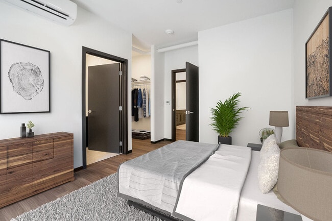 Urbane 210