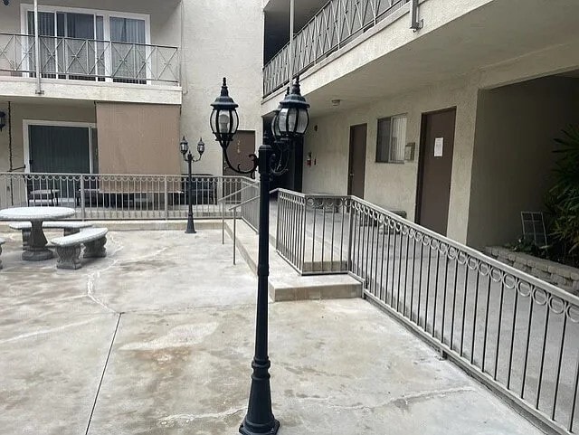 Building Photo - Willis Manor Apartments