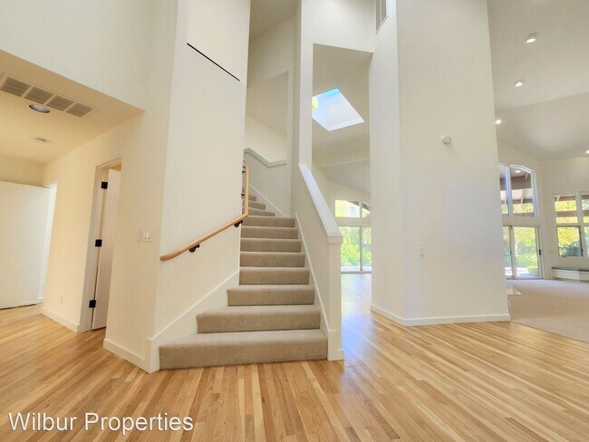 Photo - 3 br, 2.5 bath House - 40 Linda Vista