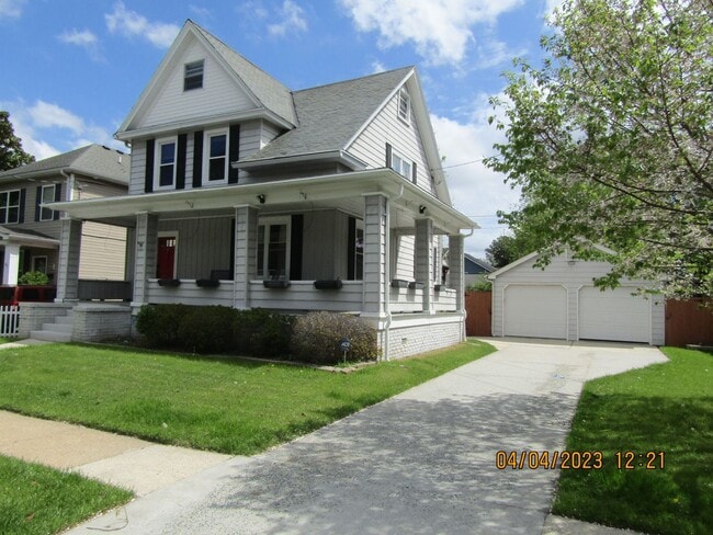 Photo - Colonial Place