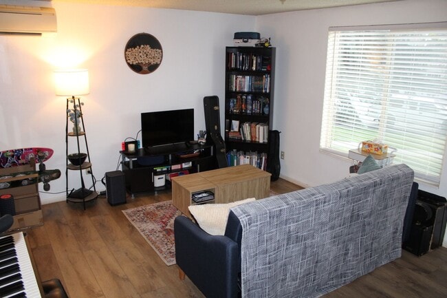 Building Photo - 1B/1B Pet Friendly Apartment South of BYU Unit 228