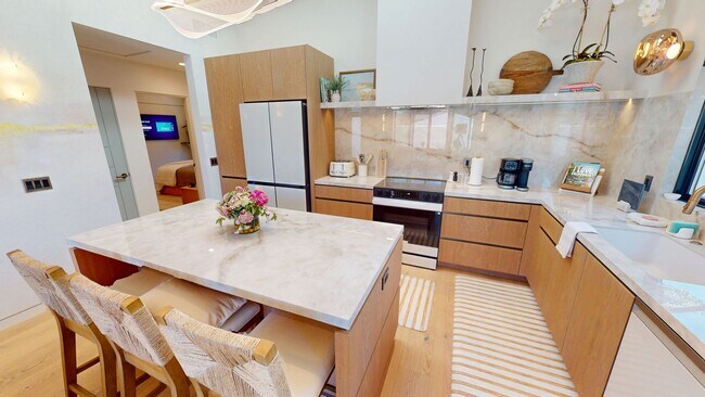 163 G Ave