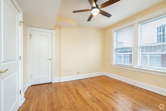 1 BR, 1 BA - 775 - 800 SF - Segundo dormitorio