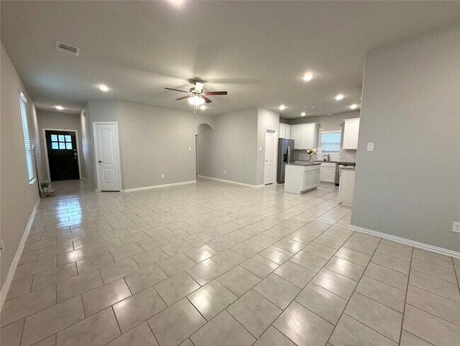 Photo - 31755 Wellington Pass