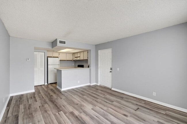 Photo - ONE BEDROOM ONE BATHROOM!! WATERFRONT COMMUNITY Unit 110