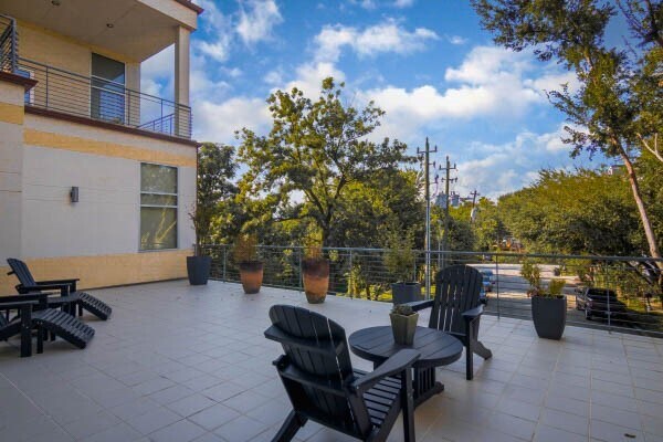 Building Photo - 102 Quitman St Unit 201