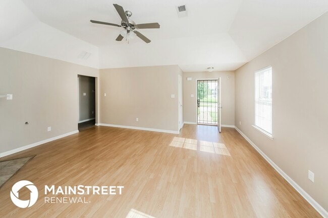 Photo - 10050 Mill Hill Ave