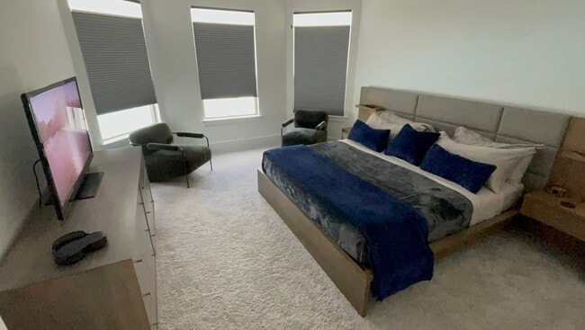 Building Photo - 15623 Roscobie Park Dr