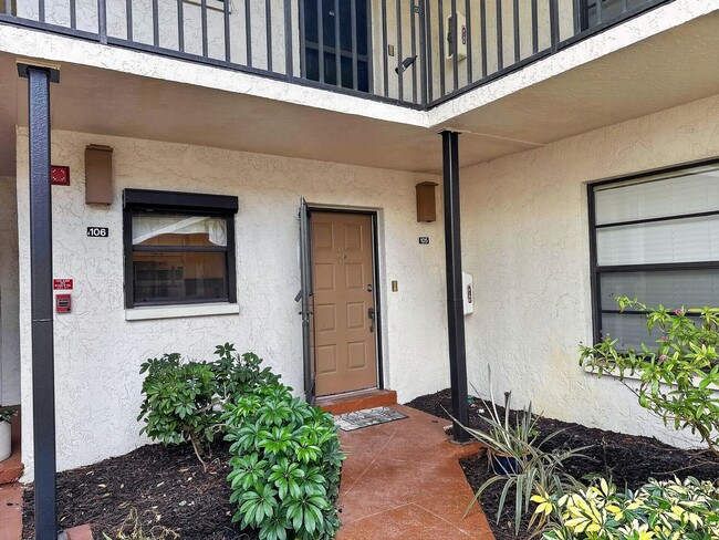 Building Photo - 1701 Courtyard Way