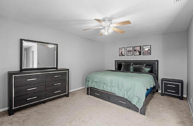 Photo - 1590 Shaker Cir