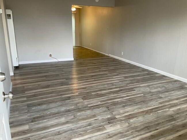 Photo - 1108 W 5th St Unidad 1