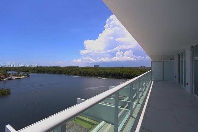 Building Photo - 400 Sunny Isles Blvd Unit 806