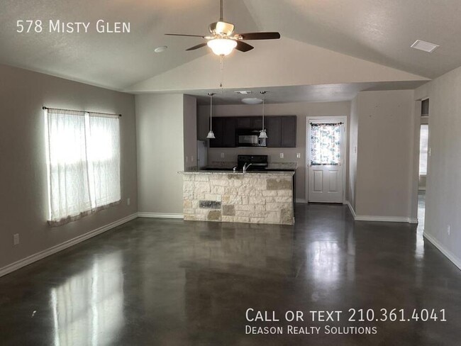 Photo - 578 Mistyglen Dr