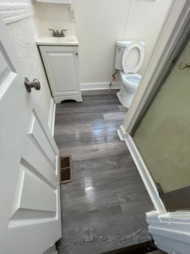 Photo - 2941 Clifton Ave