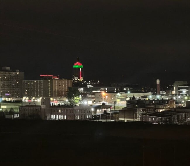 Building Photo - 848 N 16th St