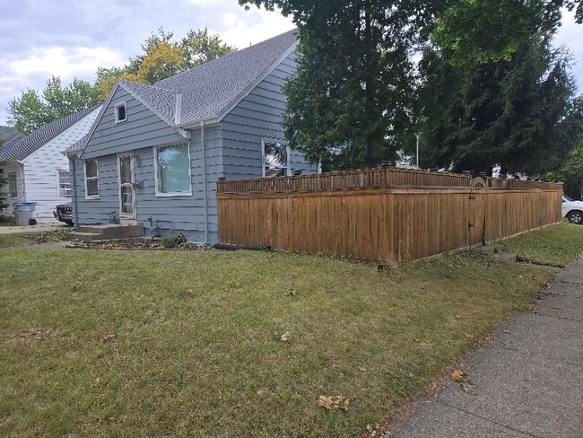 Building Photo - 612 E Linus St Rental