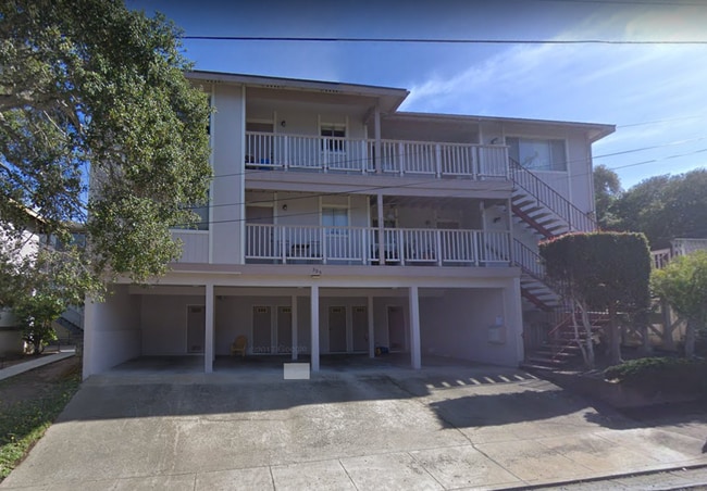 Photo - 305 19th St Unit Apartment 4