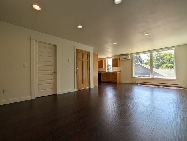 Photo - Great 2bed/1bath Duplex with large yard!