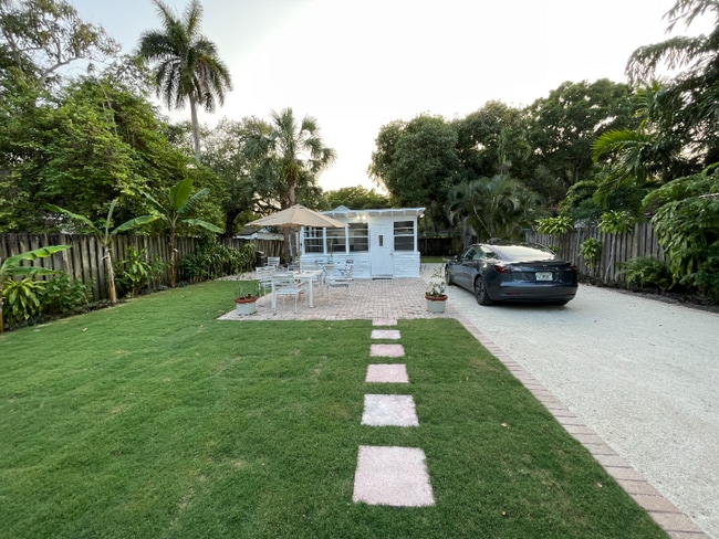 Building Photo - 541 SW 12th Ave Rental