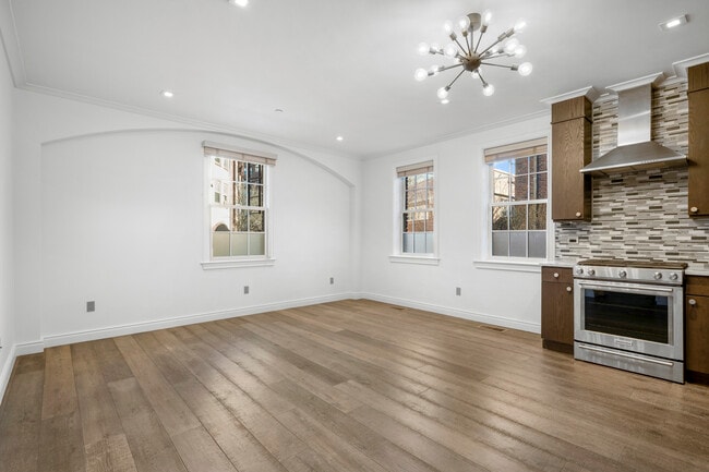 Photo - 26 East Pkwy