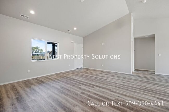 Photo - 913 N Washington St