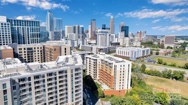 Photo - 701 Royal Ct Unit 412