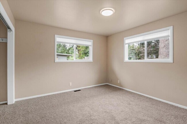 836 NW 28th St