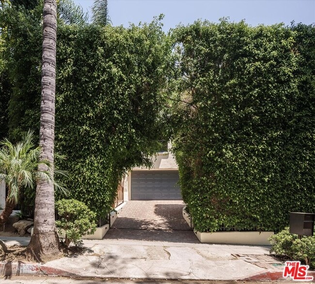 Building Photo - 2030 Laurel Canyon Blvd Rental