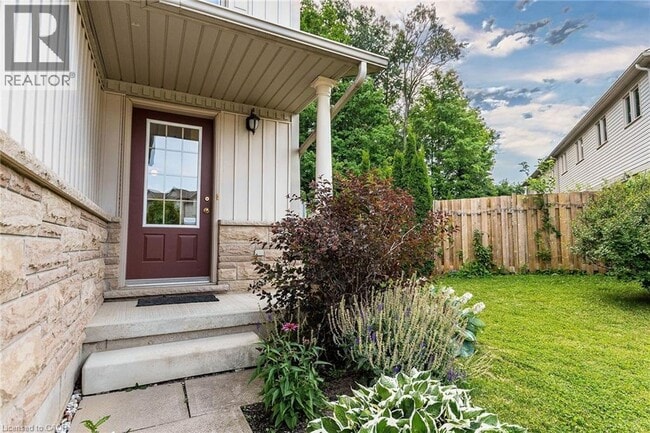 Photo - 110 Activa Ave