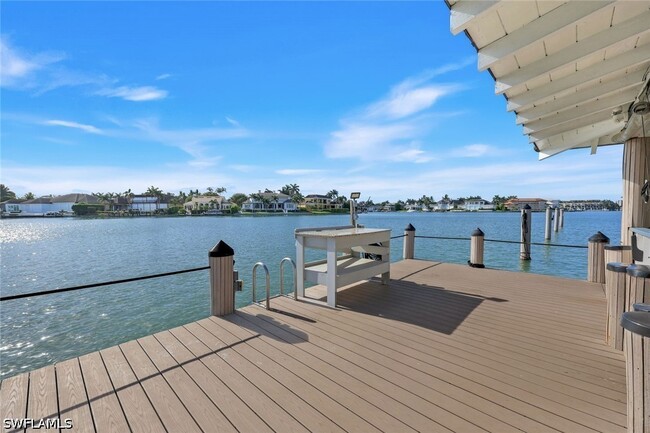 Building Photo - 3400 Gulf Shore Blvd N Unit B4