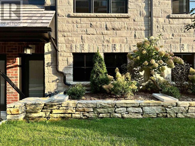 Photo - 30 Lunar Cres