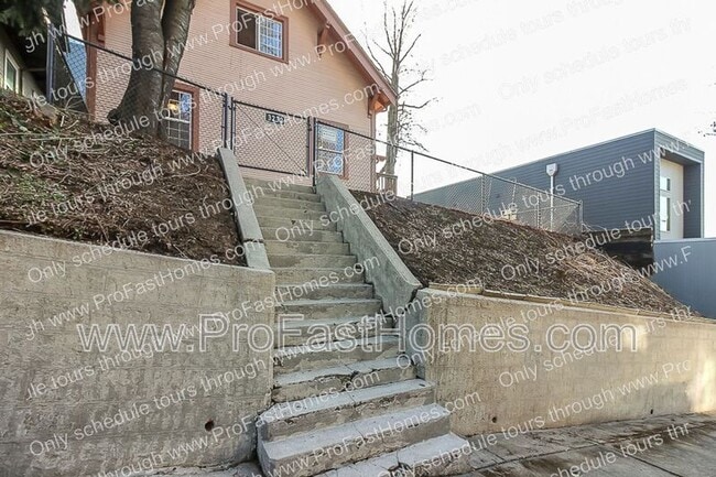 Photo - 3232 N Michigan Ave