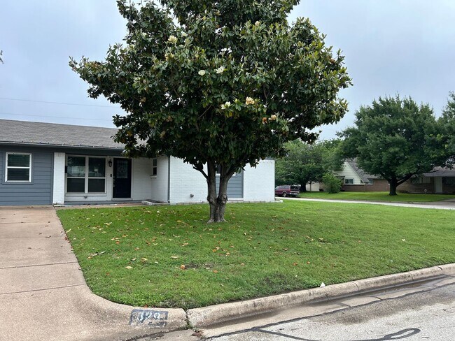 Photo - Located in the HEART of Burleson!