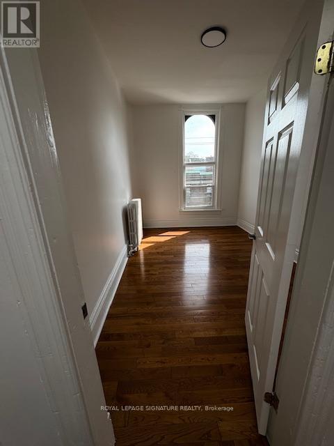 Photo - 1380 Queen St W