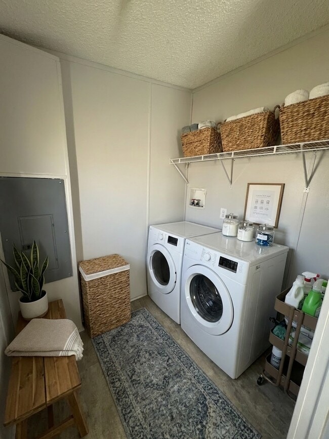 Photo - 239 N Perkins Ferry Rd